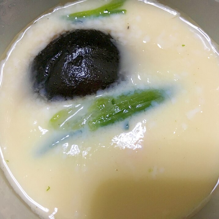 チーズ風味のしいたけといんげんいり茶わん蒸し